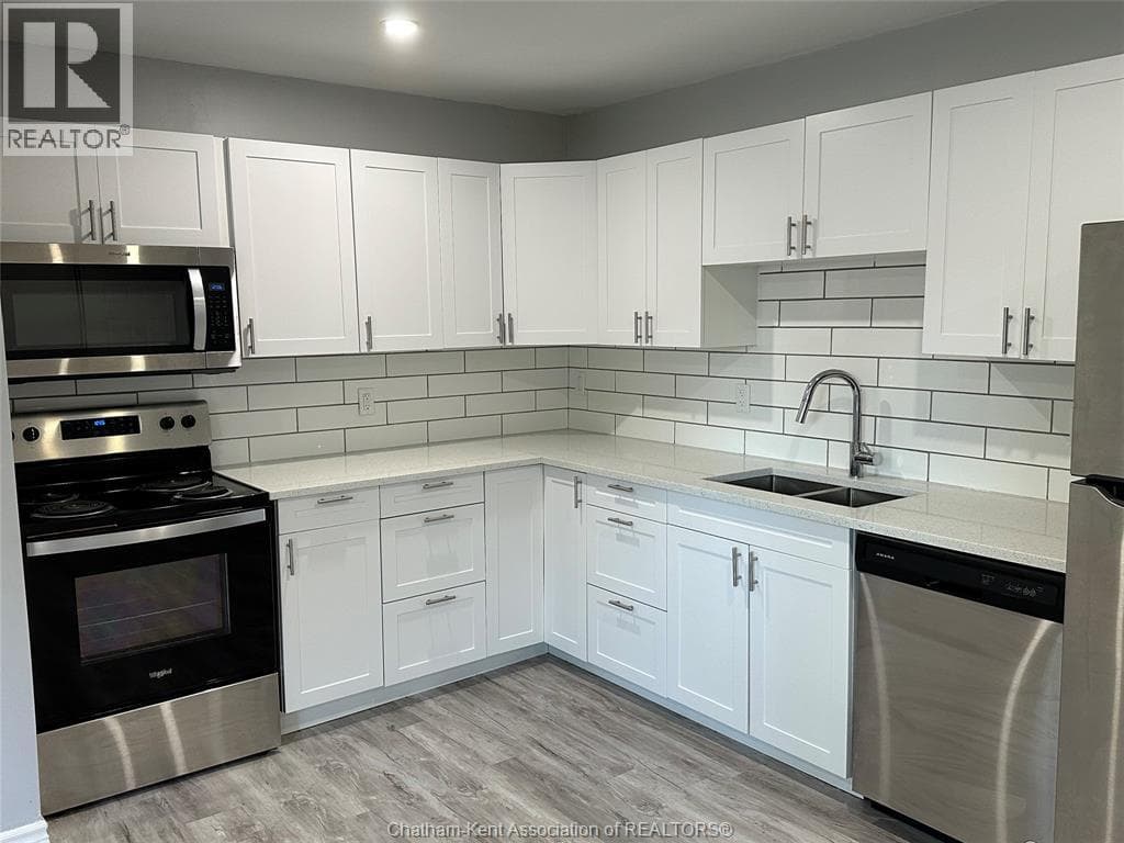 Renovated 2BR All-Inclusive Suite on St. Clair - Photo 2