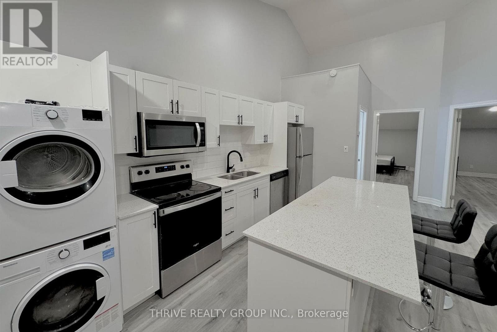 Penthouse 2BR Suite with Vaulted Ceilings on Talbot - Photo 2