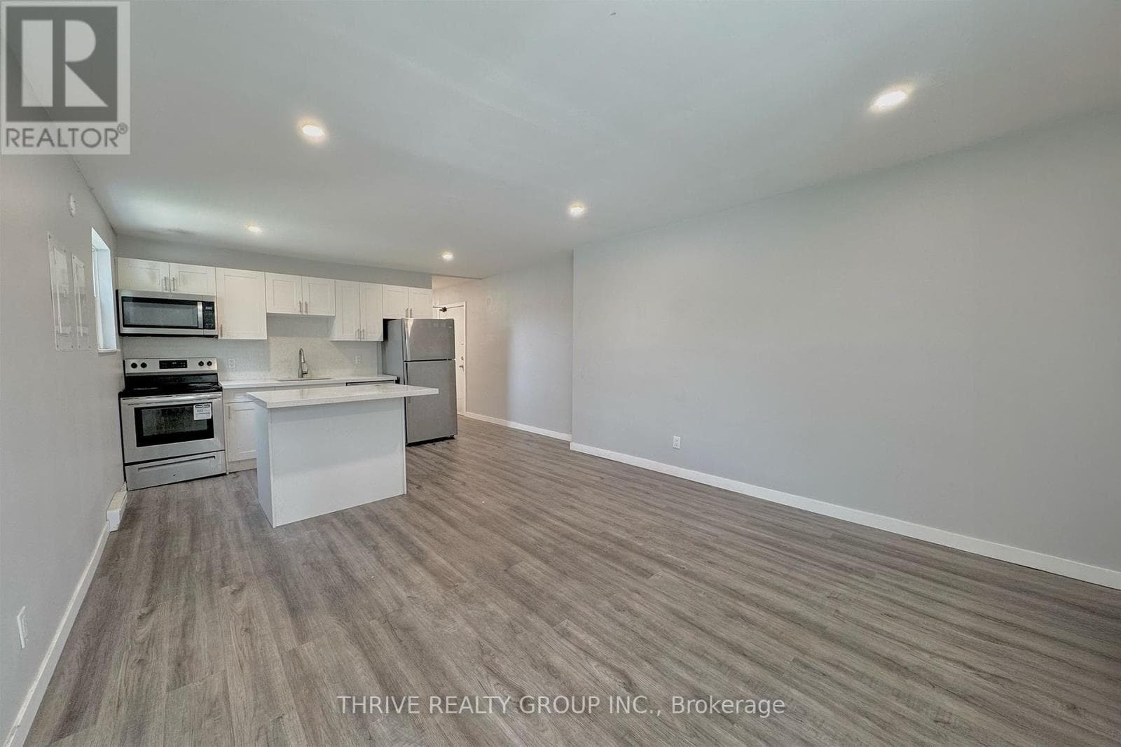 Renovated 2BR All-Inclusive Suite on King Edward - Photo 4