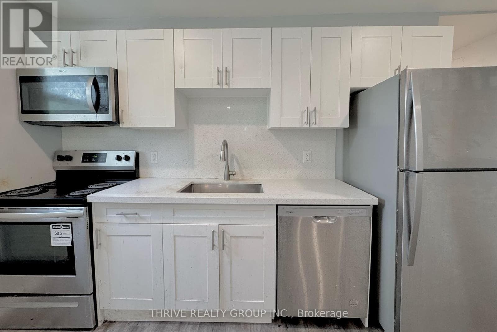 Renovated 2BR All-Inclusive Suite on King Edward - Photo 6