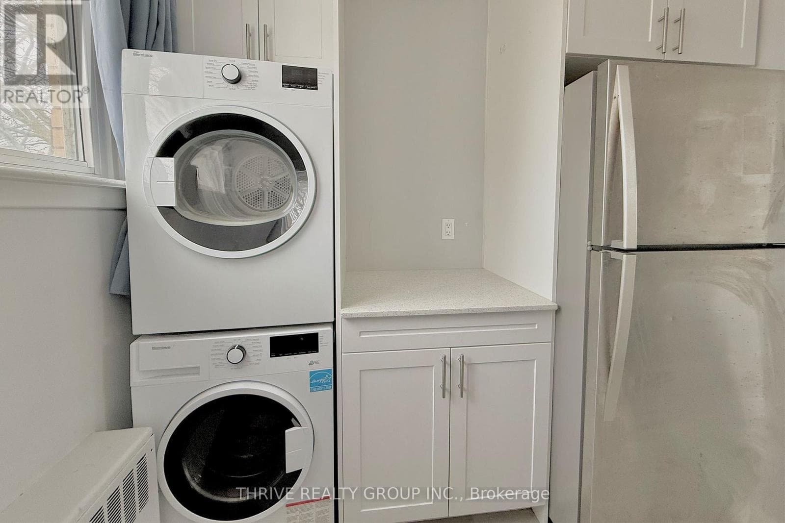 Renovated 2BR All-Inclusive Suite at 57 Wellington - Photo 3