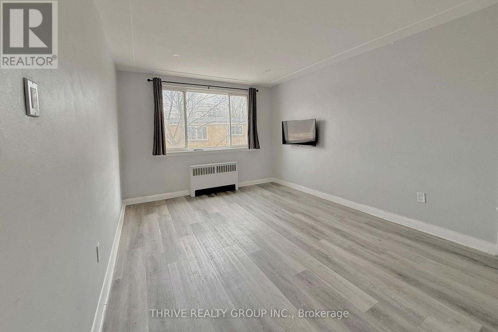 Renovated 2BR All-Inclusive Suite at 57 Wellington - Photo 5